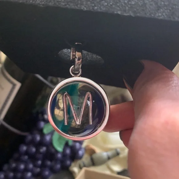 🔥SALE🔥Authentic BURBERRY Silver M crystal ball KEY/Charm/pendant - Picture 8 of 13